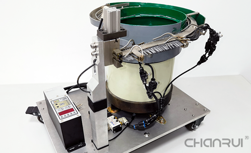 ブラインドリベット自動供給機|振動ボウル自動上料機構。振動ボウル、直線フィーダー、コントローラーを備え、高速整列・自動リベット取り出しが可能 ブラインドリベット自動供給機|振動ボウル自動上料機構。振動ボウル、直線フィーダー、コントローラーを備え、高速整列・自動リベット取り出しが可能